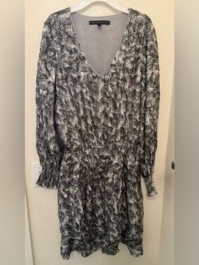 White House Black Market Black and Gray V-Neck Long Sleeve Printed Dress